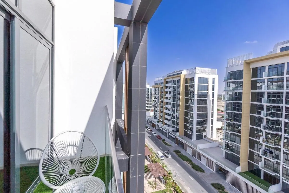 Apartment Elegant 1-Bedroom Perfect For 4 At Azizi Riviera In Meydan One Dubai