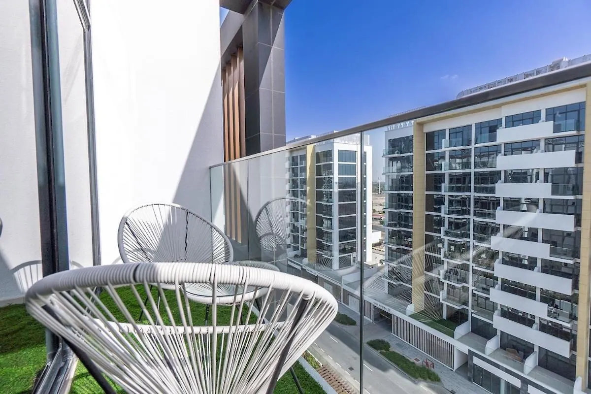 Elegant 1-Bedroom Perfect For 4 At Azizi Riviera In Meydan One Dubai 0*,