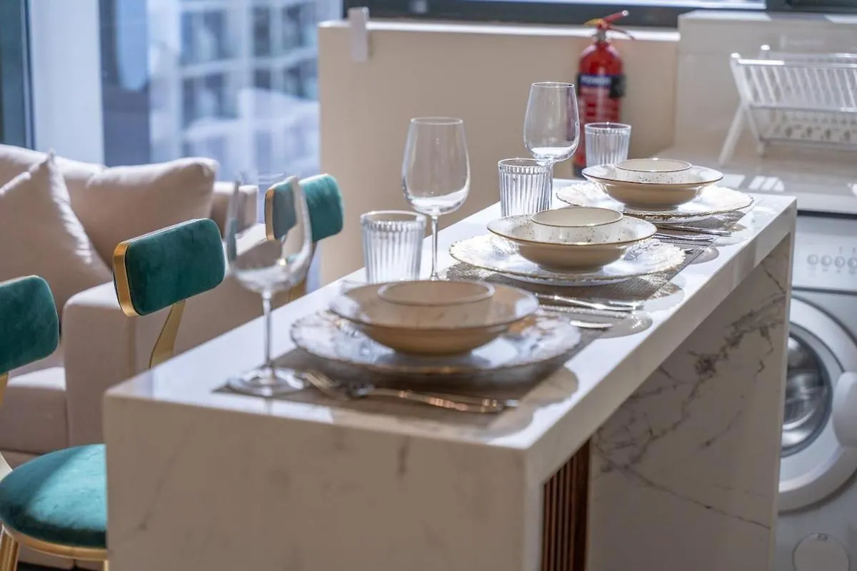 Apartment Elegant 1-Bedroom Perfect For 4 At Azizi Riviera In Meydan One Dubai
